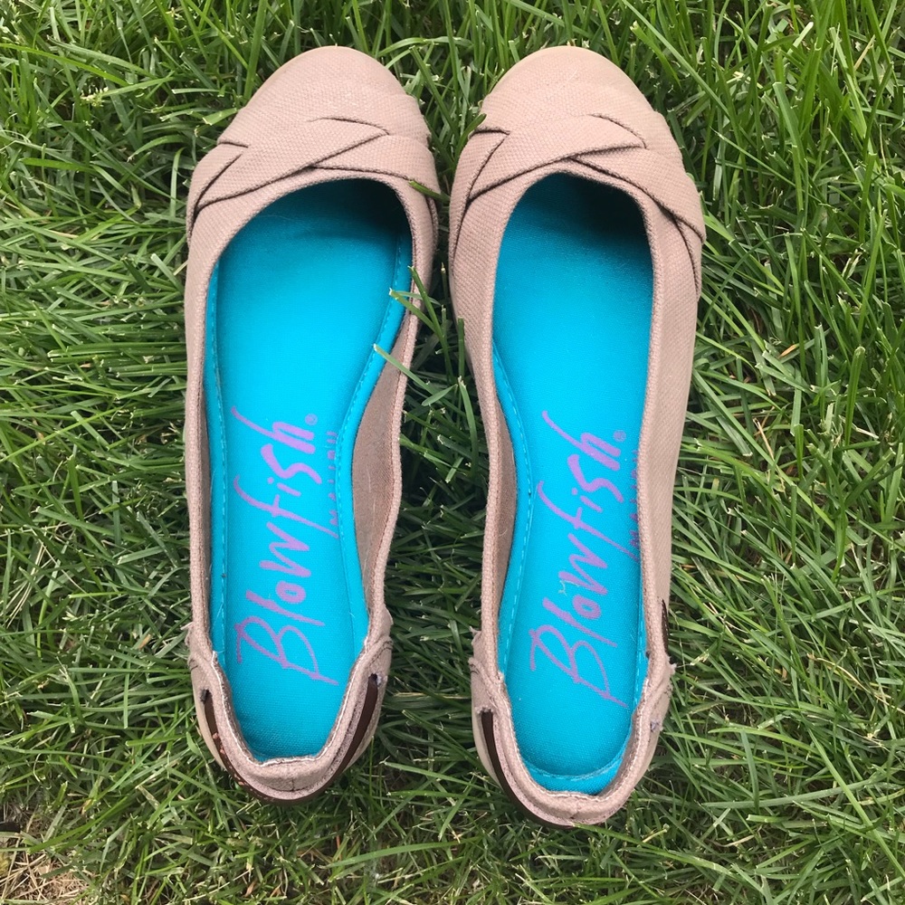 Cute brown flats